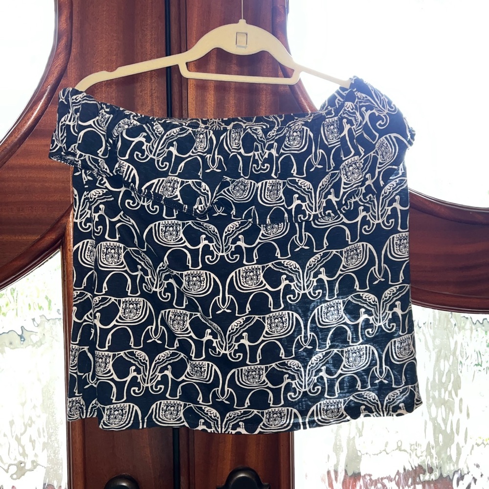 Crown and Ivy strapless flutter top size xl
